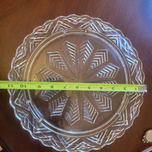 Vintage Clear Glass Serving Plate With Geometric Starburst Design - Picture 5 of 5